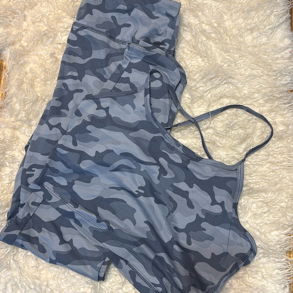 Vineyard Vines Fashion Knits Soft Performance Sports Bra & Matching Leggings
